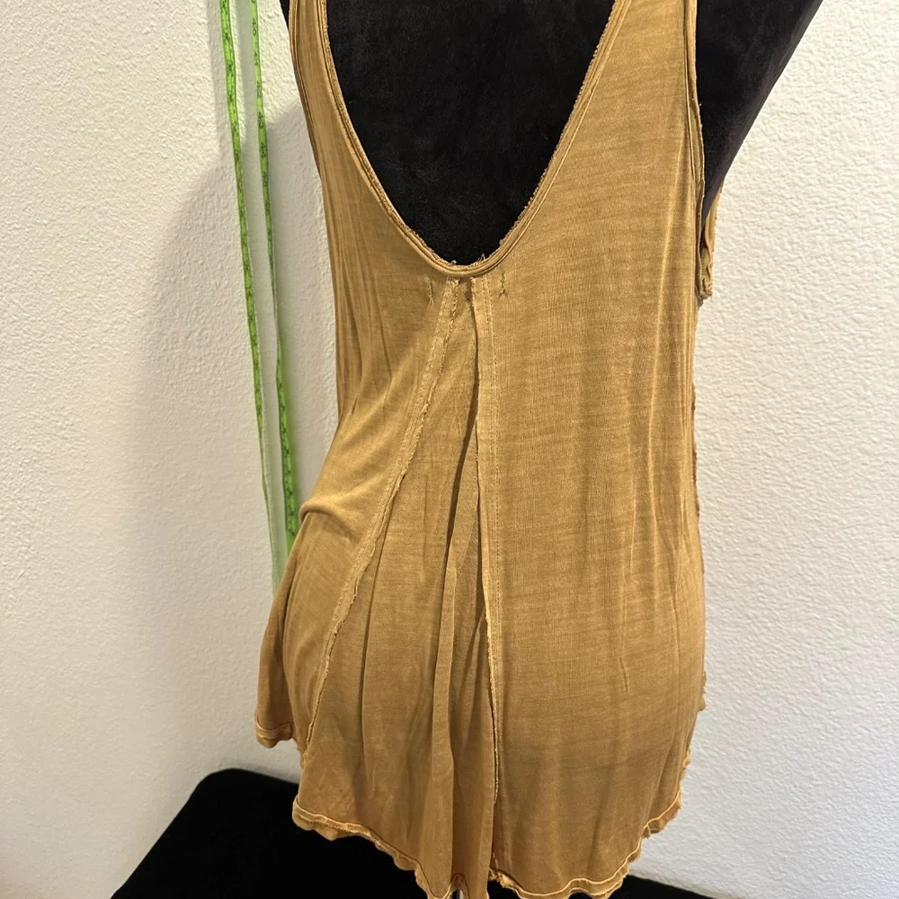 Free People we the Free lightweight layer Tank. NWOT